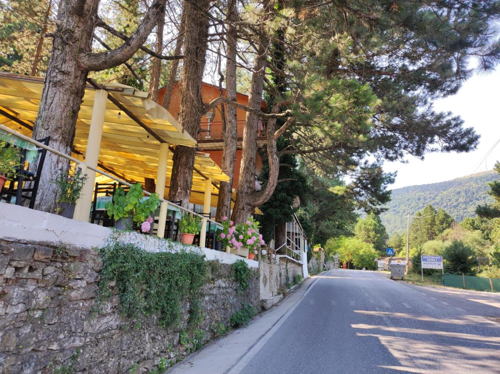 Hotel Toni Llogora Dukat 外观 照片