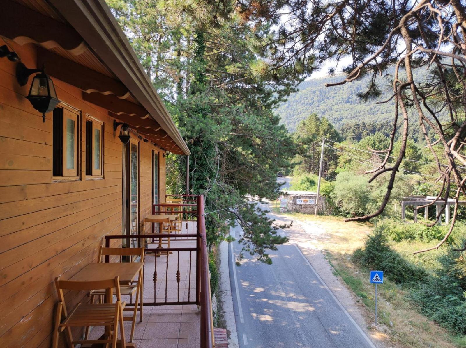 Hotel Toni Llogora Dukat 外观 照片