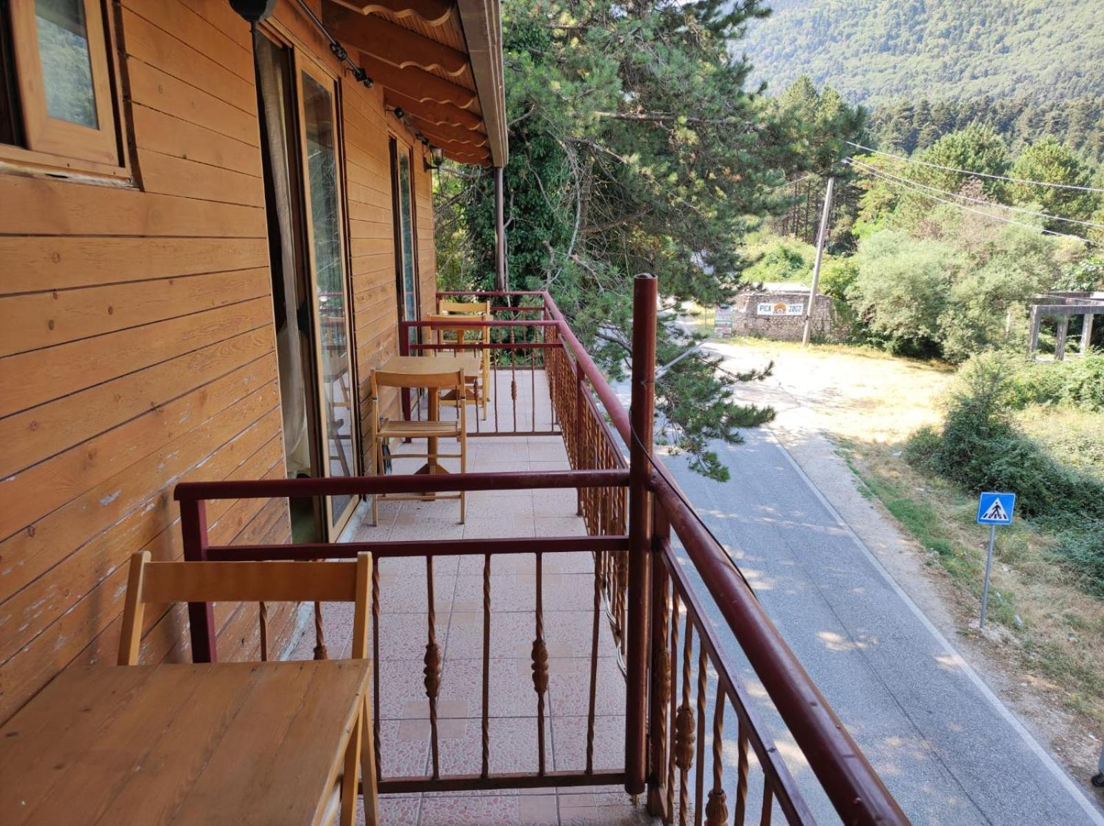 Hotel Toni Llogora Dukat 外观 照片